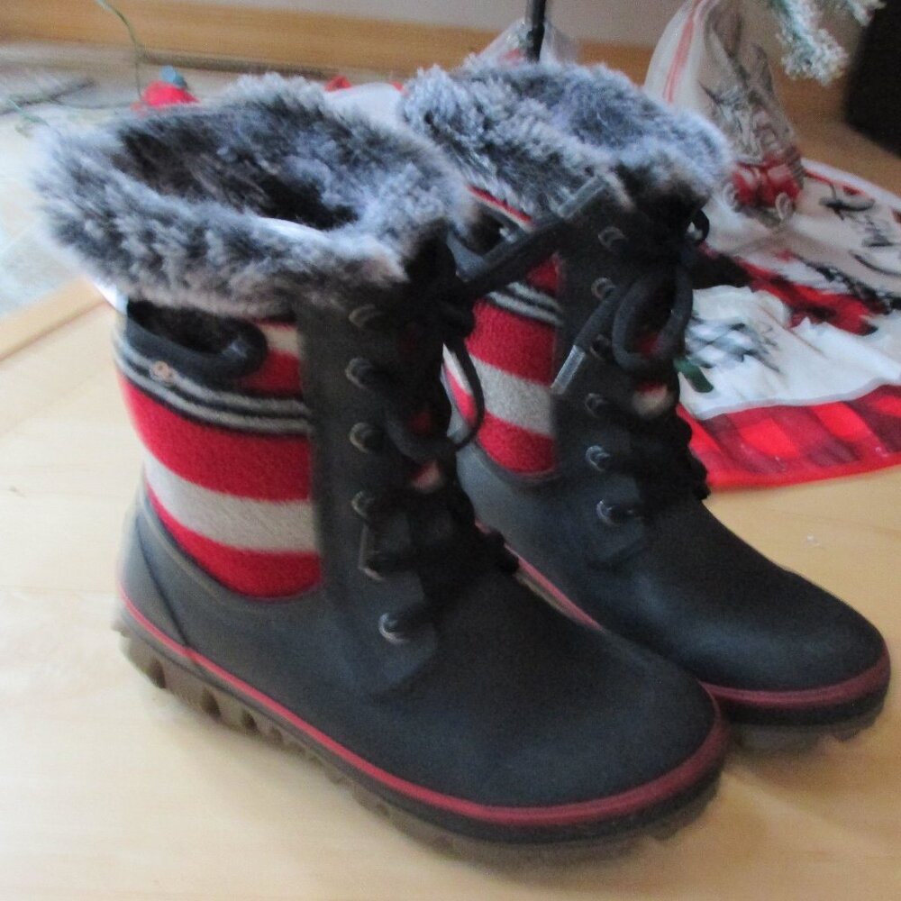 Bogs Arcata Striped Winter Boots Womens 8